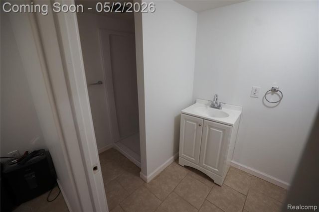 38684 Pinebrook Drive, Sterling Heights, MI 48310