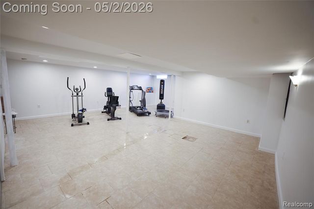 38684 Pinebrook Drive, Sterling Heights, MI 48310