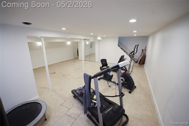 38684 Pinebrook Drive, Sterling Heights, MI 48310