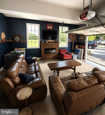 6825 DILLON CT, Hughesville, MD 20637