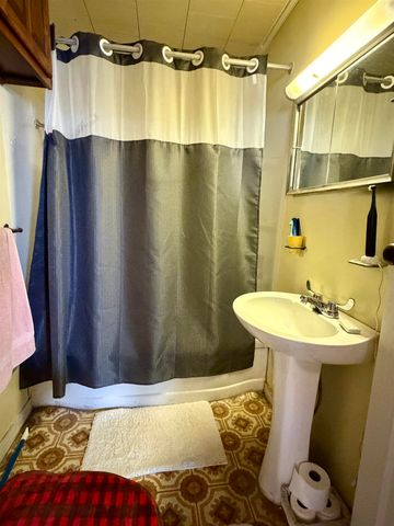 477 PEACH ST, Selmer, TN 38375