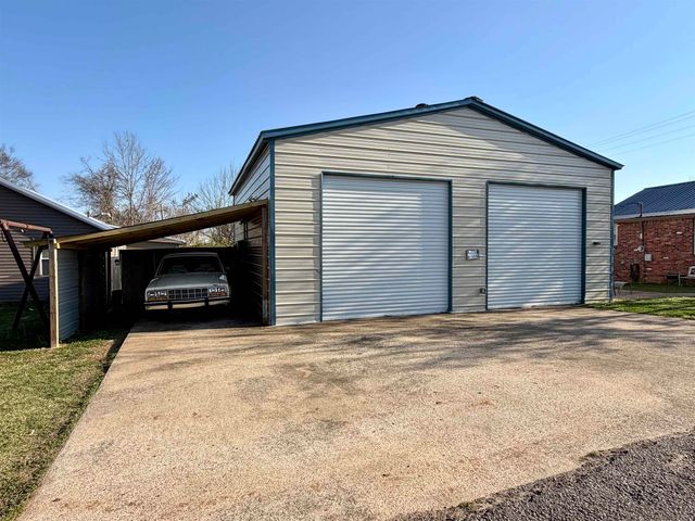 477 PEACH ST, Selmer, TN 38375