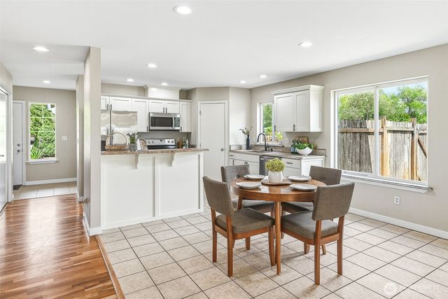 134 5th Avenue SE, Pacific, WA 98047