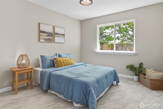 134 5th Avenue SE, Pacific, WA 98047