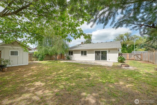 134 5th Avenue SE, Pacific, WA 98047
