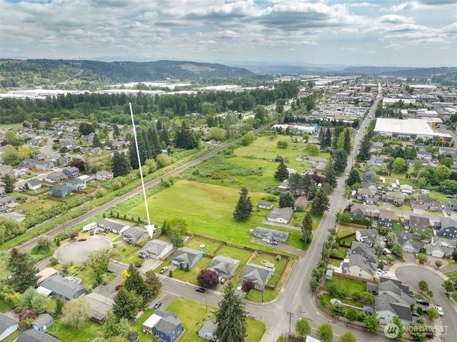 134 5th Avenue SE, Pacific, WA 98047