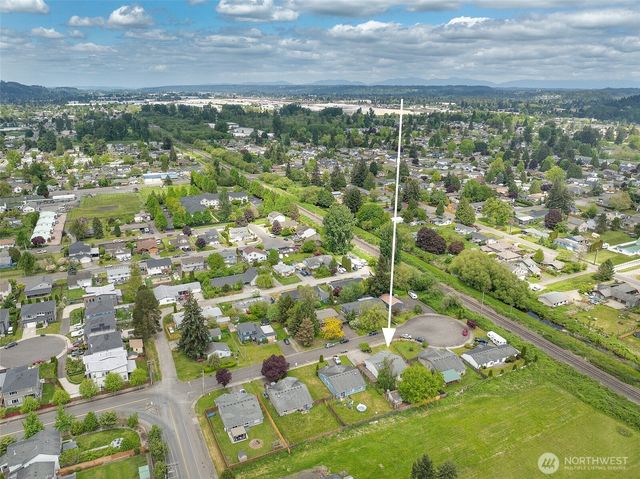 134 5th Avenue SE, Pacific, WA 98047