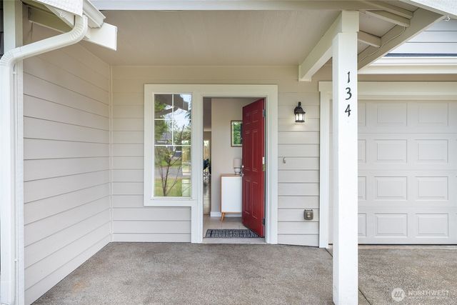 134 5th Avenue SE, Pacific, WA 98047