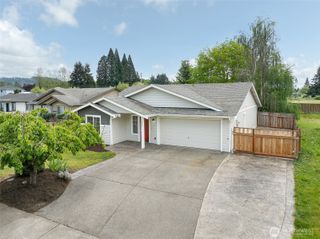 134 5th Avenue SE, Pacific, WA 98047