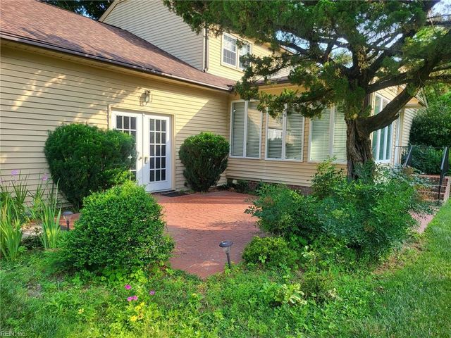 24 E Governor DR, Newport News, VA 23602