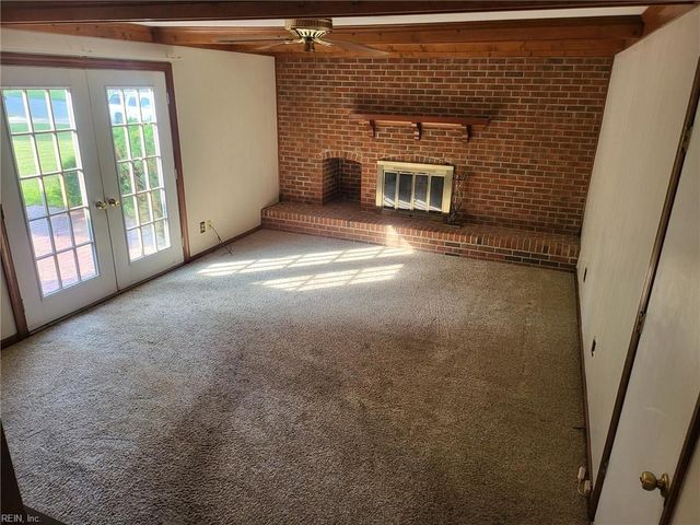 24 E Governor DR, Newport News, VA 23602