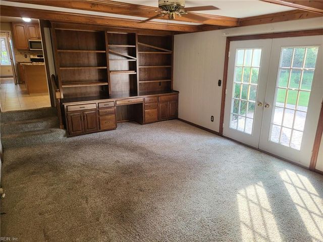24 E Governor DR, Newport News, VA 23602