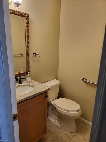 24 E Governor DR, Newport News, VA 23602