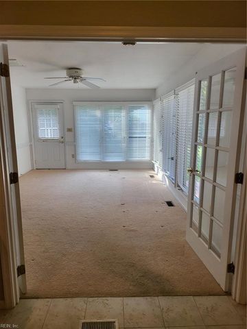 24 E Governor DR, Newport News, VA 23602