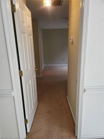 24 E Governor DR, Newport News, VA 23602