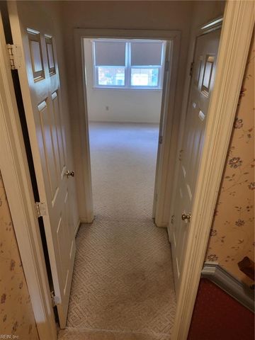 24 E Governor DR, Newport News, VA 23602
