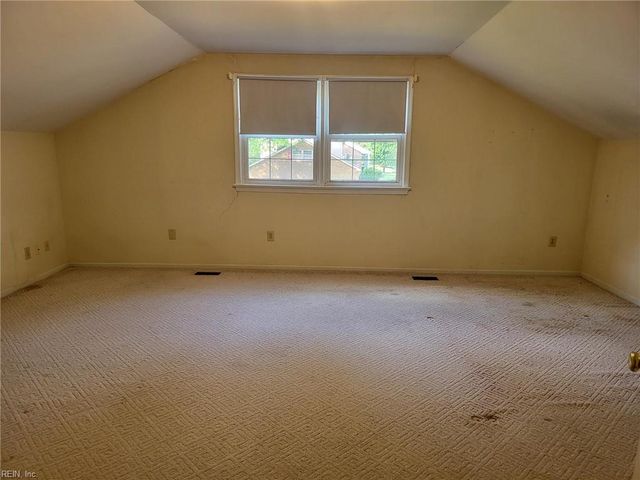 24 E Governor DR, Newport News, VA 23602