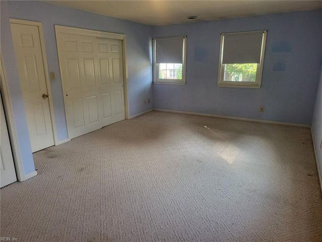 24 E Governor DR, Newport News, VA 23602