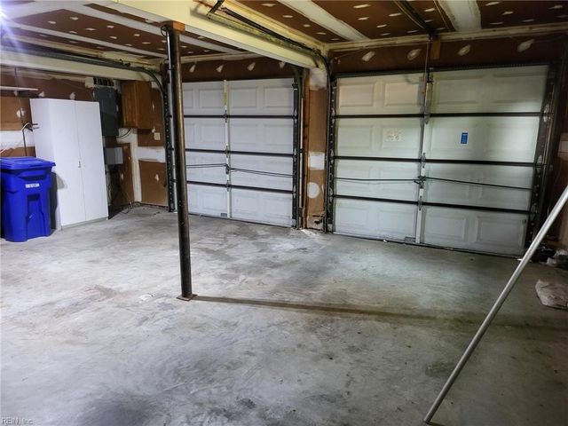 24 E Governor DR, Newport News, VA 23602
