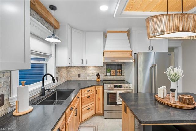 3537 S nc highway 150, Lexington, NC 27295