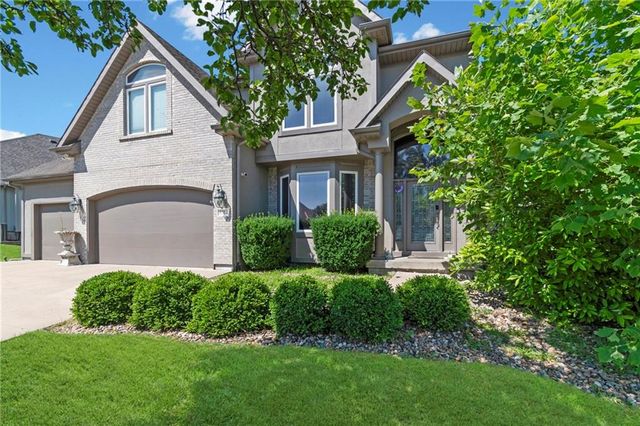 6304 N Kensington Court, Kansas City, MO 64119