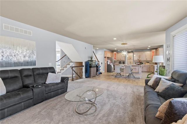 6304 N Kensington Court, Kansas City, MO 64119