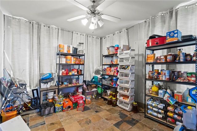 6304 N Kensington Court, Kansas City, MO 64119