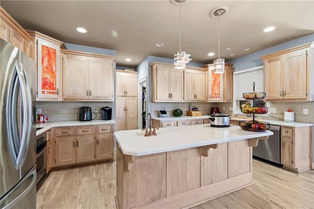 6304 N Kensington Court, Kansas City, MO 64119
