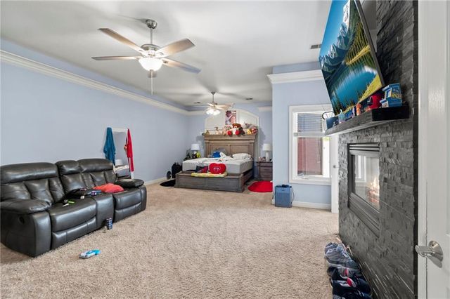 6304 N Kensington Court, Kansas City, MO 64119