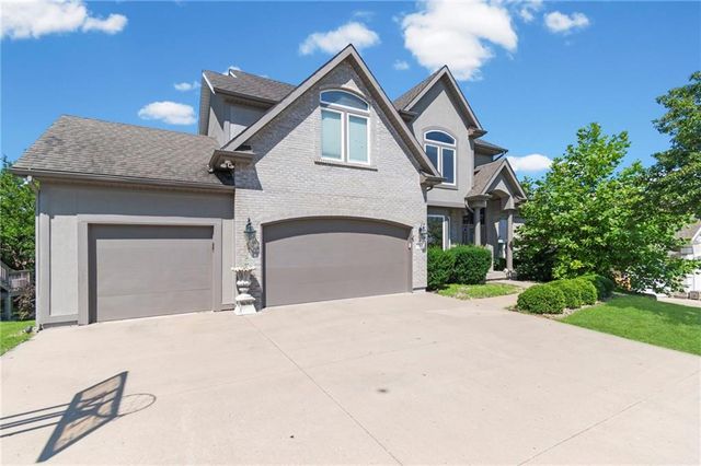 6304 N Kensington Court, Kansas City, MO 64119