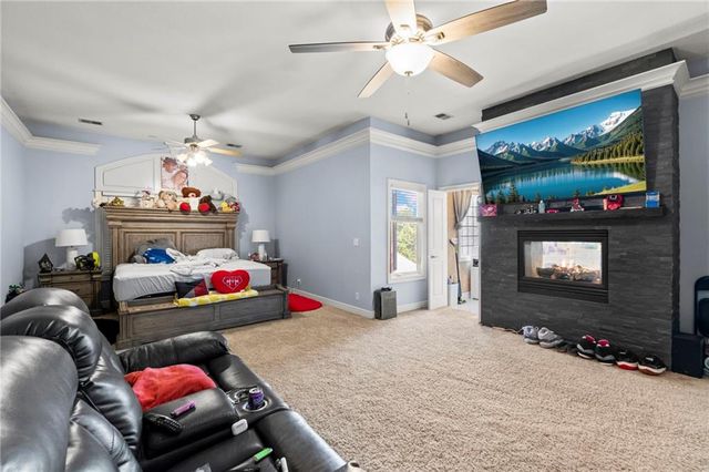 6304 N Kensington Court, Kansas City, MO 64119