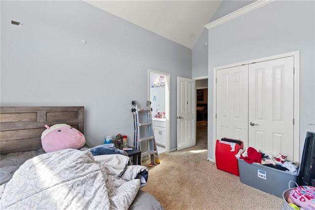 6304 N Kensington Court, Kansas City, MO 64119