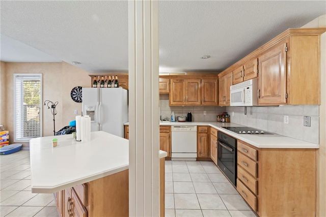 6304 N Kensington Court, Kansas City, MO 64119