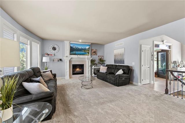 6304 N Kensington Court, Kansas City, MO 64119