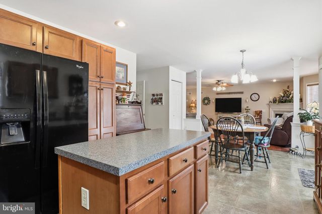 390 PEBBLE BEACH DR, Mount Wolf, PA 17347