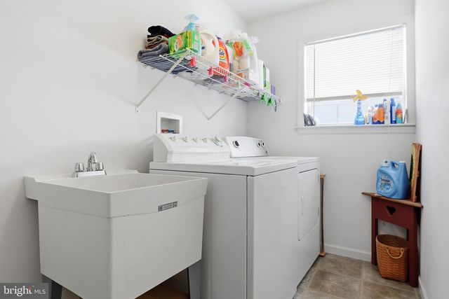 390 PEBBLE BEACH DR, Mount Wolf, PA 17347