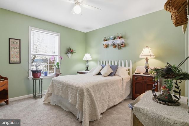 390 PEBBLE BEACH DR, Mount Wolf, PA 17347