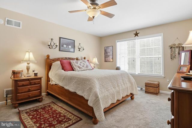 390 PEBBLE BEACH DR, Mount Wolf, PA 17347