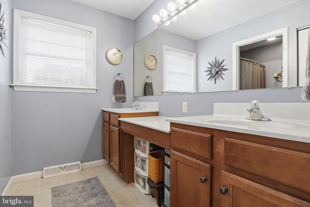 390 PEBBLE BEACH DR, Mount Wolf, PA 17347