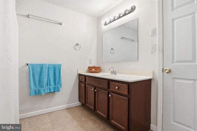 390 PEBBLE BEACH DR, Mount Wolf, PA 17347