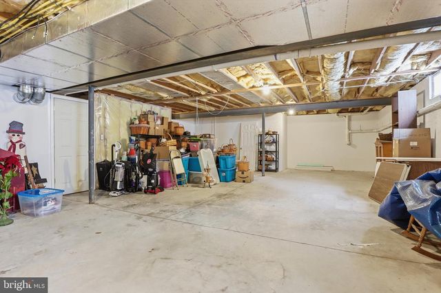 390 PEBBLE BEACH DR, Mount Wolf, PA 17347