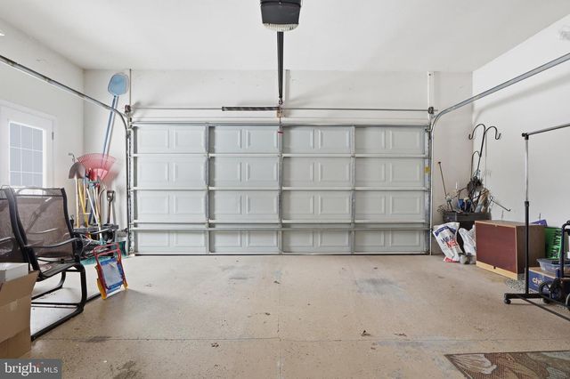 390 PEBBLE BEACH DR, Mount Wolf, PA 17347