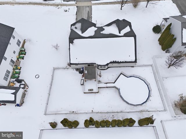 390 PEBBLE BEACH DR, Mount Wolf, PA 17347