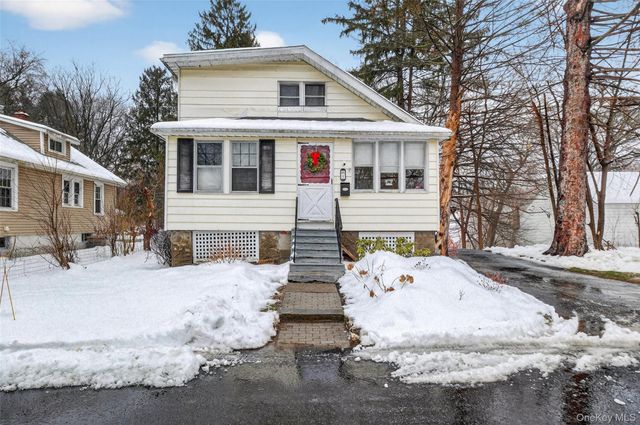 5 Miller Place, Poughkeepsie, NY 12601