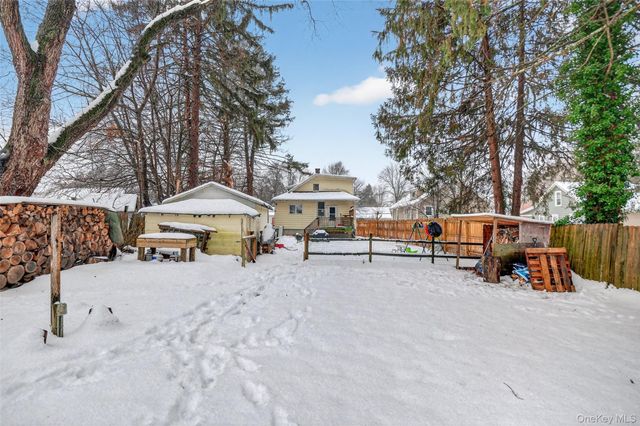 5 Miller Place, Poughkeepsie, NY 12601