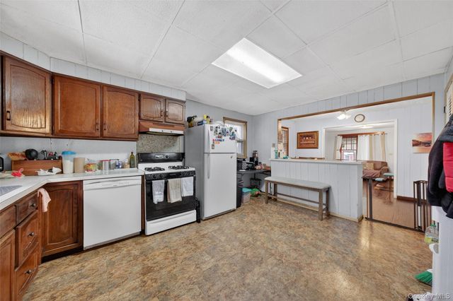 5 Miller Place, Poughkeepsie, NY 12601