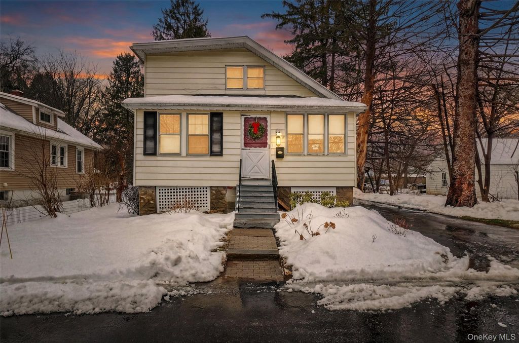 5 Miller Place, Poughkeepsie, NY 12601