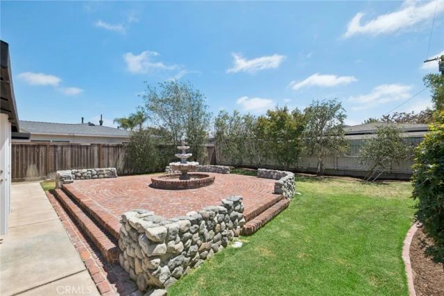 241 E 21st Street, Costa Mesa, CA 92627