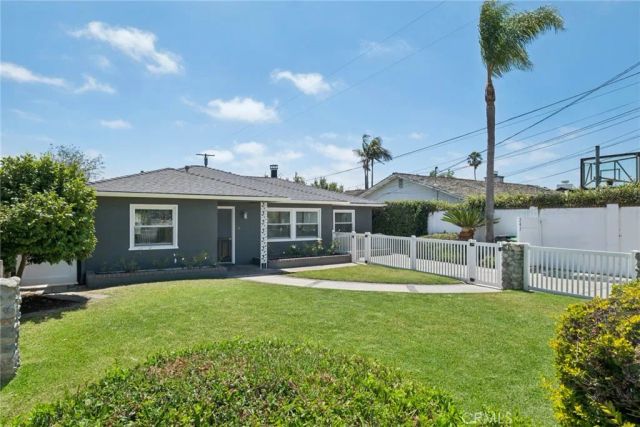 241 E 21st Street, Costa Mesa, CA 92627