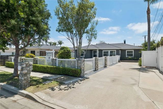 241 E 21st Street, Costa Mesa, CA 92627